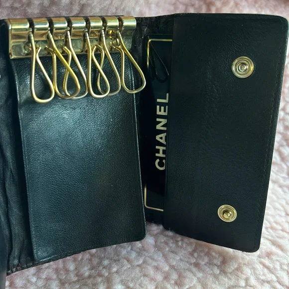 CHANEL Timeless key holder - Picture 5 of 5